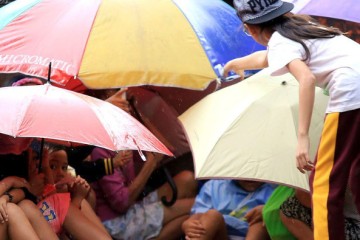 Des dizaines de milliers de Philippins fuient le typhon de Noël
